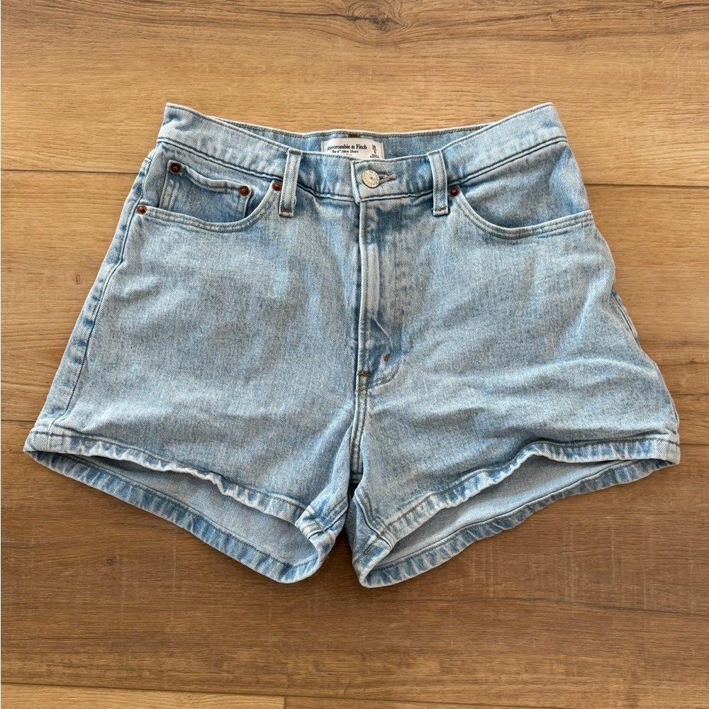 Abercrombie & Fitch The 4” Mom Short High Rise Curve Love size 6 / 28
